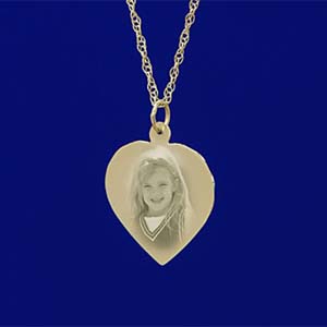 http://www.thegiftexperience.co.uk/cms_media/images/9ct_gold_heart_pendant.jpg