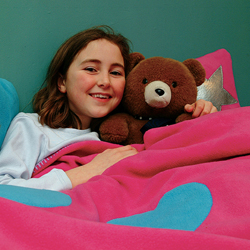 Single Fleece Bedspread Fuchsia with Lilac Stitching - Heart