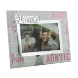Friends & Family Glass Frame 3D Words 6" x 4" Auntie