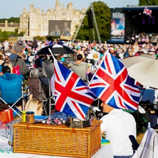 Deluxe Picnic at the Proms for Two Product Image