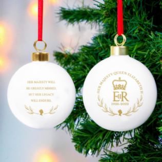 Personalised Queen's Commemorative Wreath Christmas Bauble Product Image