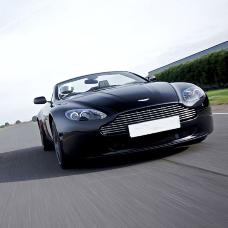 Aston Martin Driving Blast | The Gift Experience