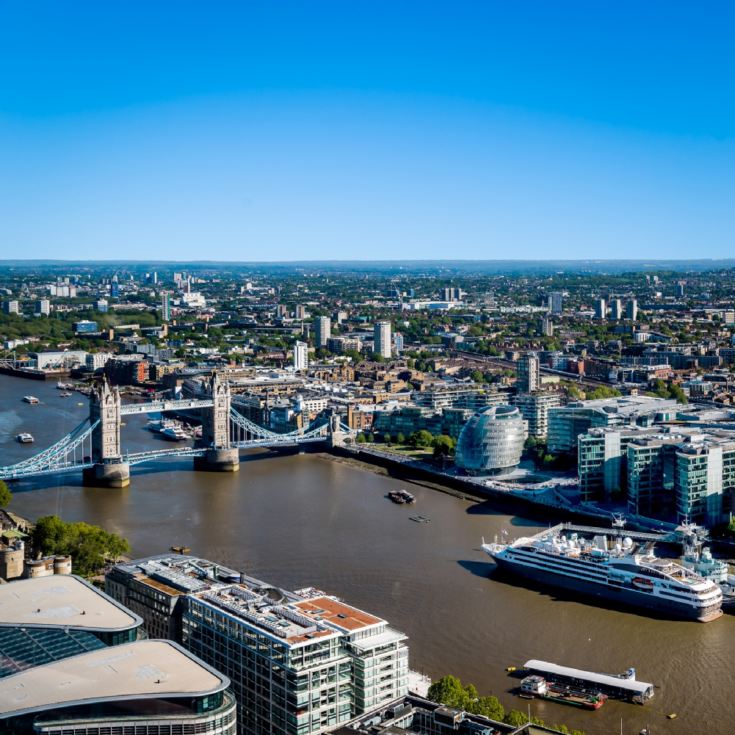 25 Minute Helicopter Tour Over London for Two product image