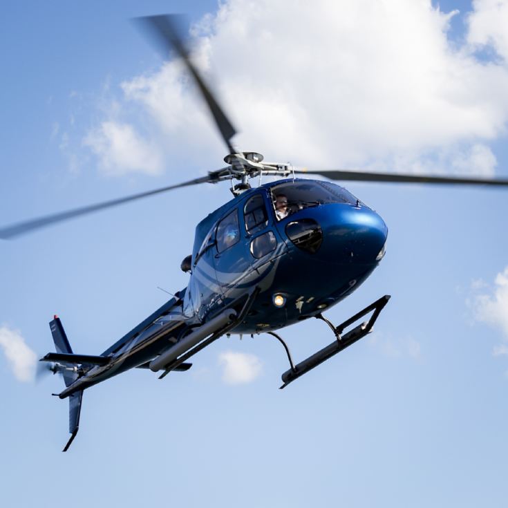 25 Minute Helicopter Tour Over London for Two product image