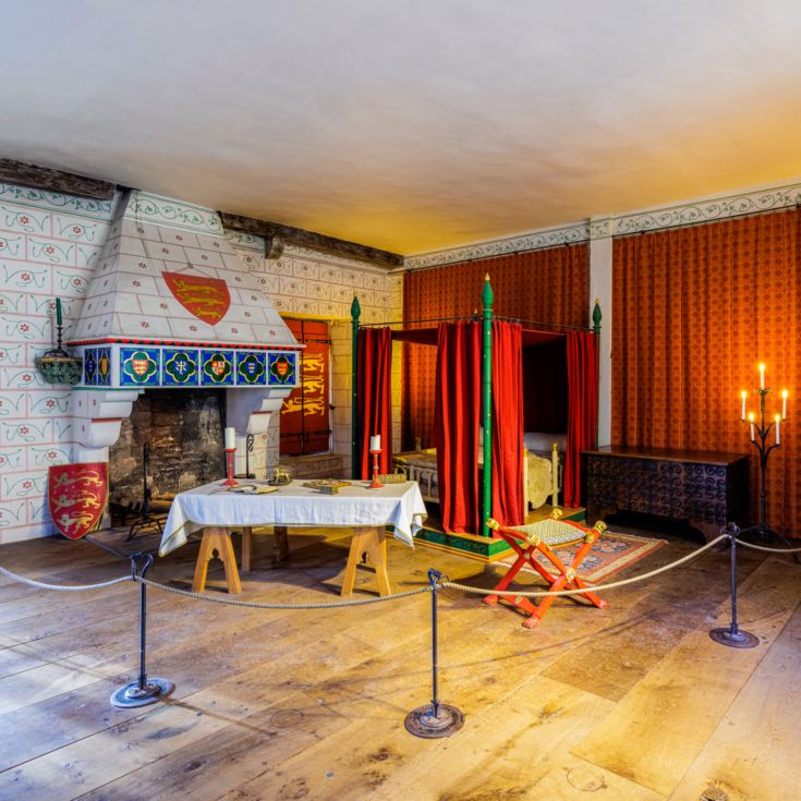 Entrance to Tower of London & 3 Course Meal at The Shakedown for 2 product image