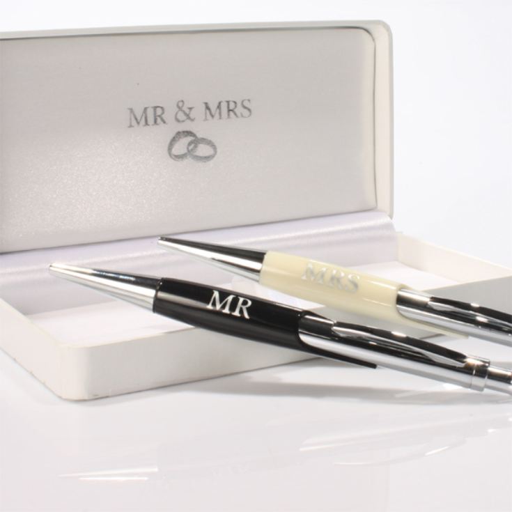 Amore Set of 2 Mr & Mrs Pens product image