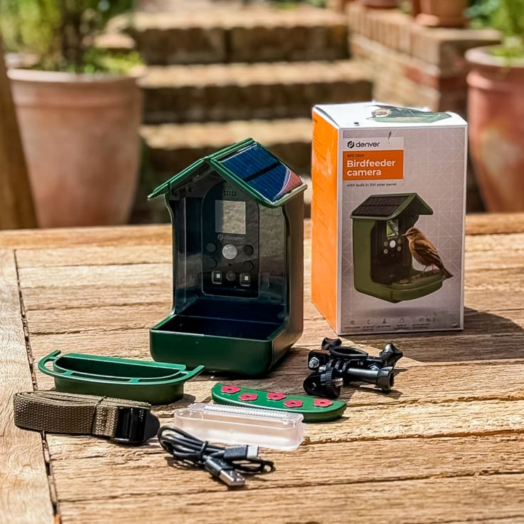Bird Feeder with Integrated Camera product image