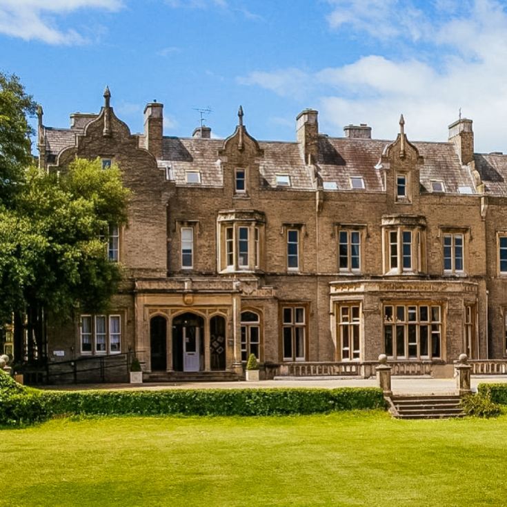 One Night with Dinner for Two at Shendish Manor Hotel product image