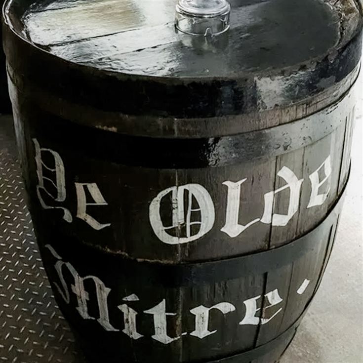 Pies, Pints and Peculiar Pubs product image