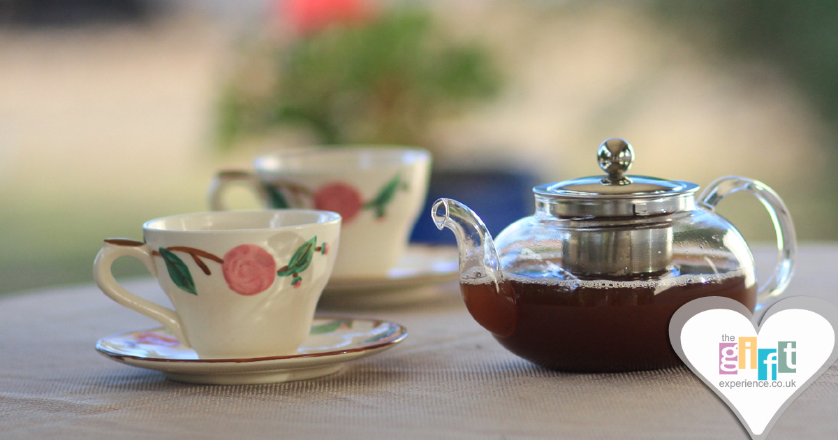 Tea cups and a teapot